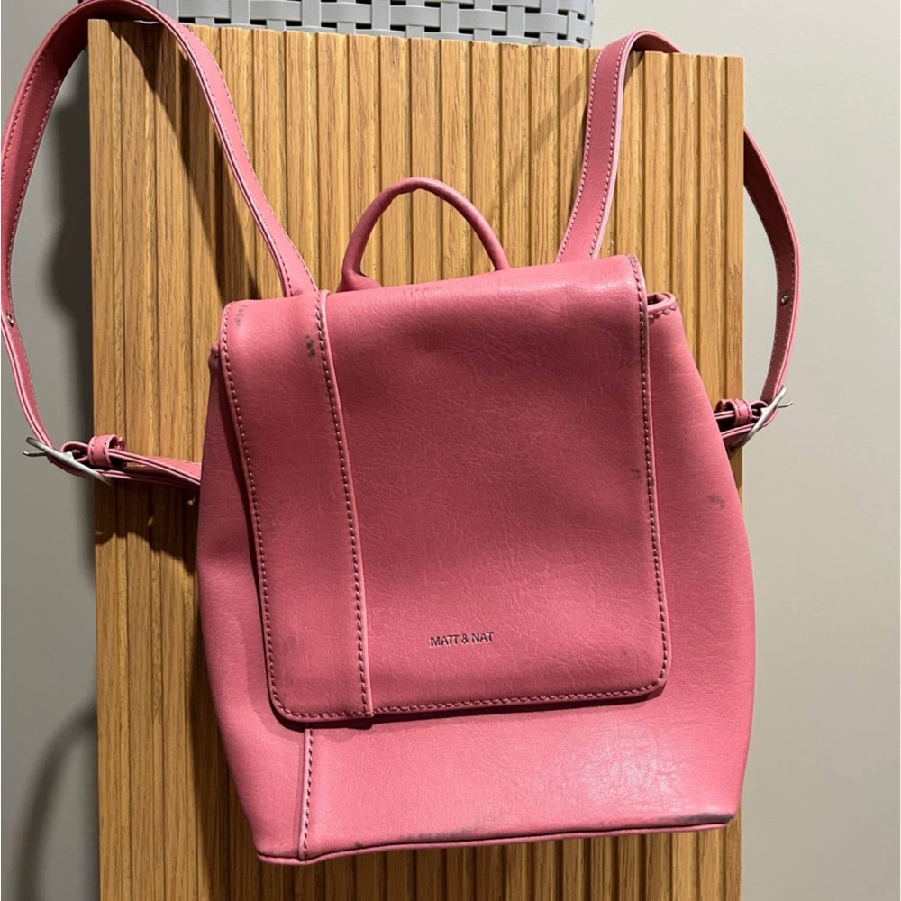 🎀 Matt & Nat Mini Backpack – Pink – Fits E-reader / iPad Mini – Lightly Used